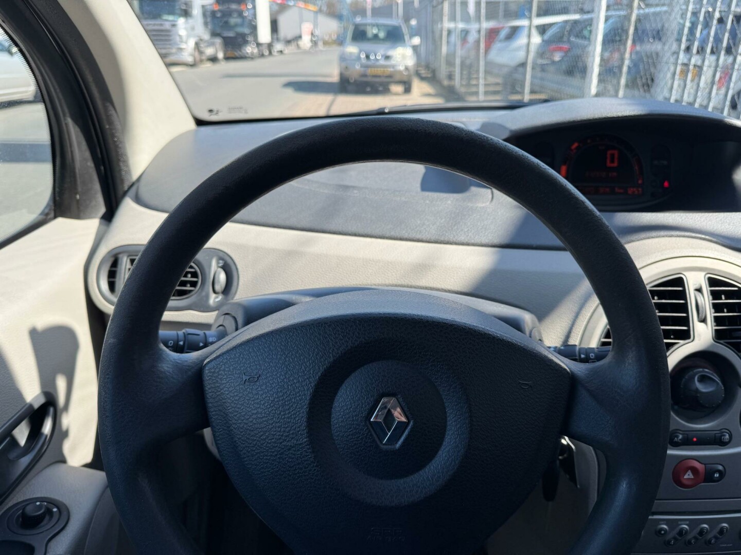 Renault-Modus-12
